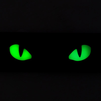 M-Tac Cat Eyes Laser Cut uzšuve, mirdz tumsā, Melna
