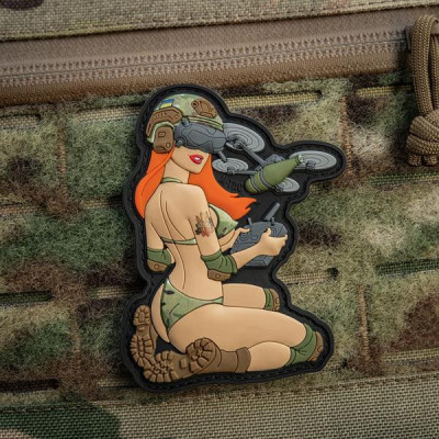 M-Tac PVC pleķis „Delivery Service" Pin-Up – 8,5 × 6 cm